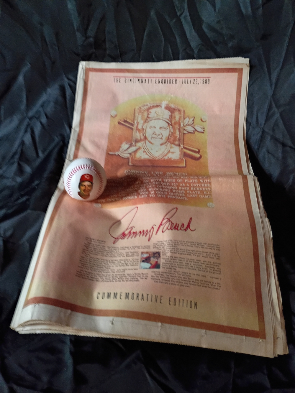 Johnny Bench Commemorative Fotoball With Cincinnati Enquier Insert 7/1989